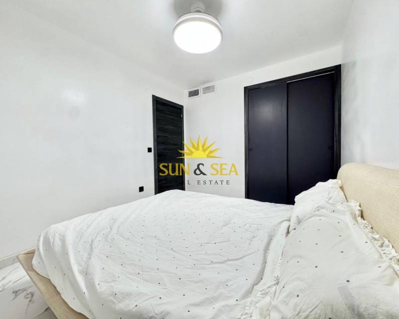 3 makuuhuone Huoneisto myytävänä paikassa Torrevieja - 175 000 € (Ref: 9296066)