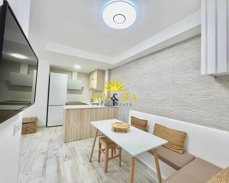 2 bedroom Apartment for rent in La Veleta - € 800 (Ref: 9296501)