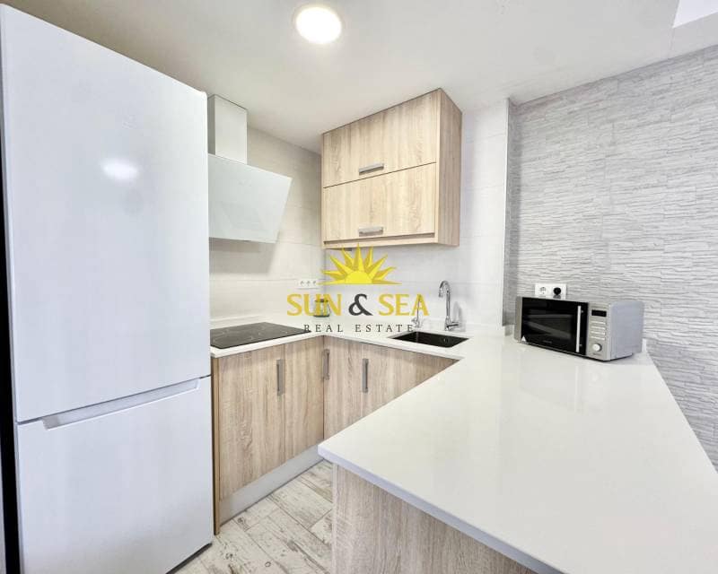 2 bedroom Flat for rent in La Veleta - € 800 (Ref: 9296501)