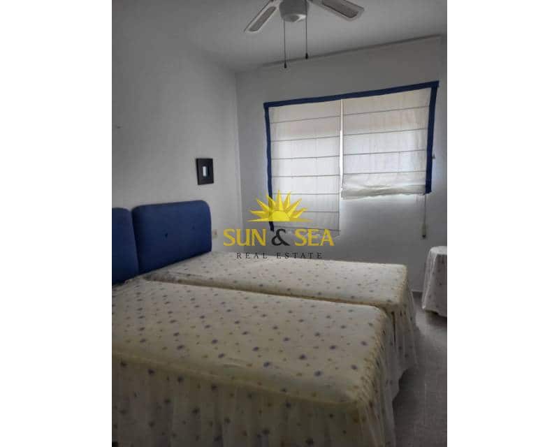 1 soveværelse Lejlighed til leje i La Manga del Mar Menor med swimmingpool - € 650 (Ref: 9306842)