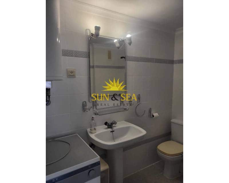 1 soveværelse Lejlighed til leje i La Manga del Mar Menor med swimmingpool - € 650 (Ref: 9306842)
