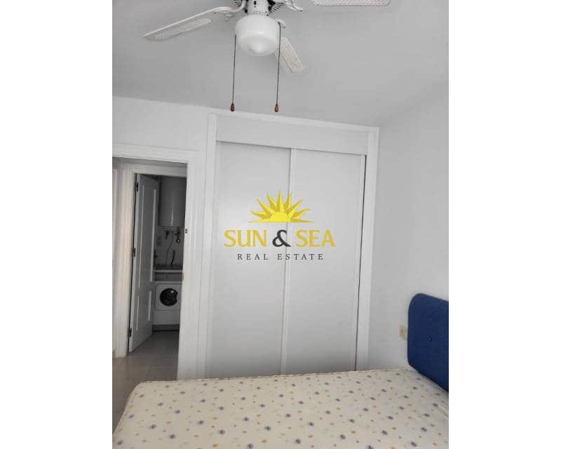 1 soveværelse Lejlighed til leje i La Manga del Mar Menor med swimmingpool - € 650 (Ref: 9306842)