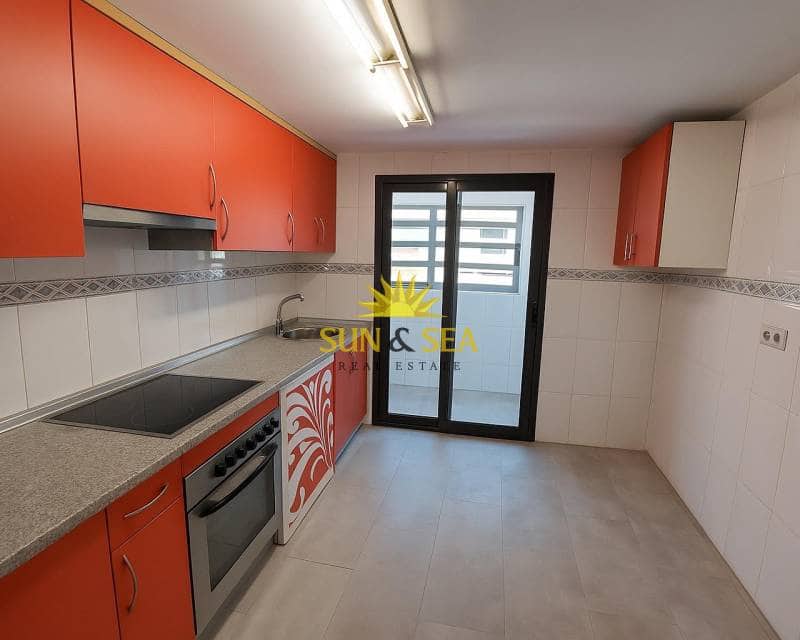 4 soveværelse Lejlighed til leje i Alicante by med swimmingpool garage - € 1.600 (Ref: 9307132)