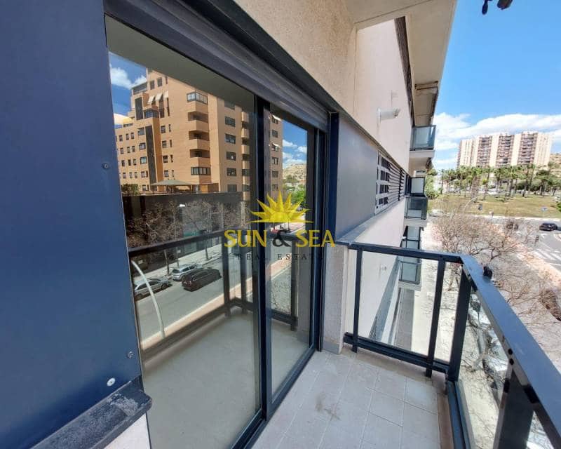 4 soveværelse Lejlighed til leje i Alicante by med swimmingpool garage - € 1.600 (Ref: 9307132)