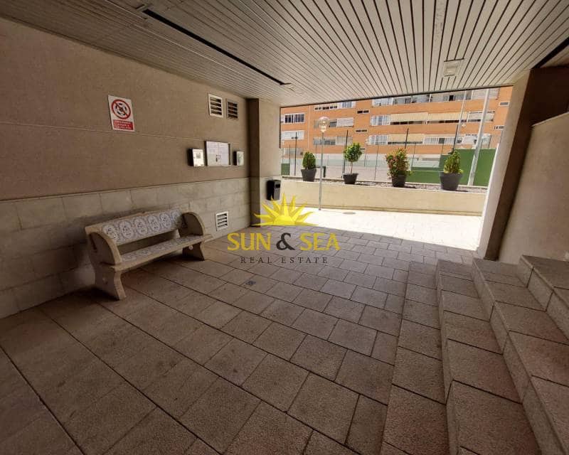 4 soveværelse Lejlighed til leje i Alicante by med swimmingpool garage - € 1.600 (Ref: 9307132)