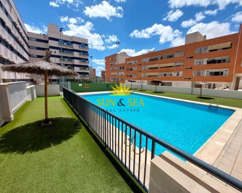 4 soveværelse Lejlighed til leje i Alicante by med swimmingpool garage - € 1.600 (Ref: 9307132)