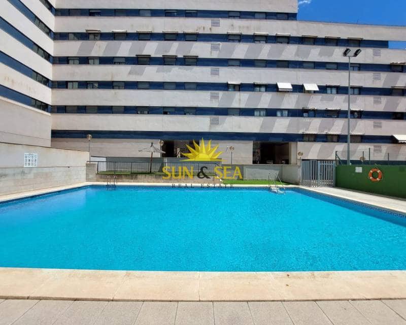 4 soveværelse Lejlighed til leje i Alicante by med swimmingpool garage - € 1.600 (Ref: 9307132)