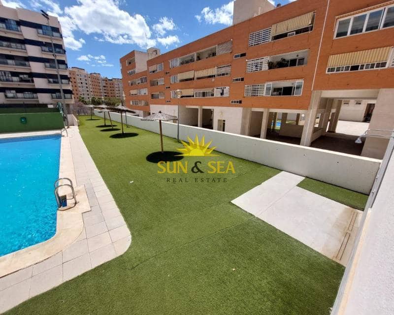 4 soveværelse Lejlighed til leje i Alicante by med swimmingpool garage - € 1.600 (Ref: 9307132)
