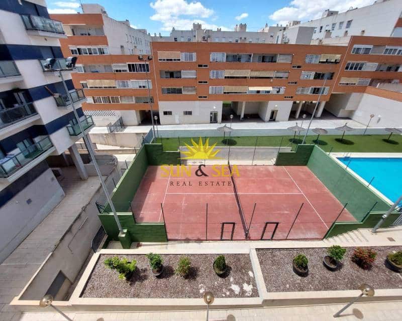 4 soveværelse Lejlighed til leje i Alicante by med swimmingpool garage - € 1.600 (Ref: 9307132)