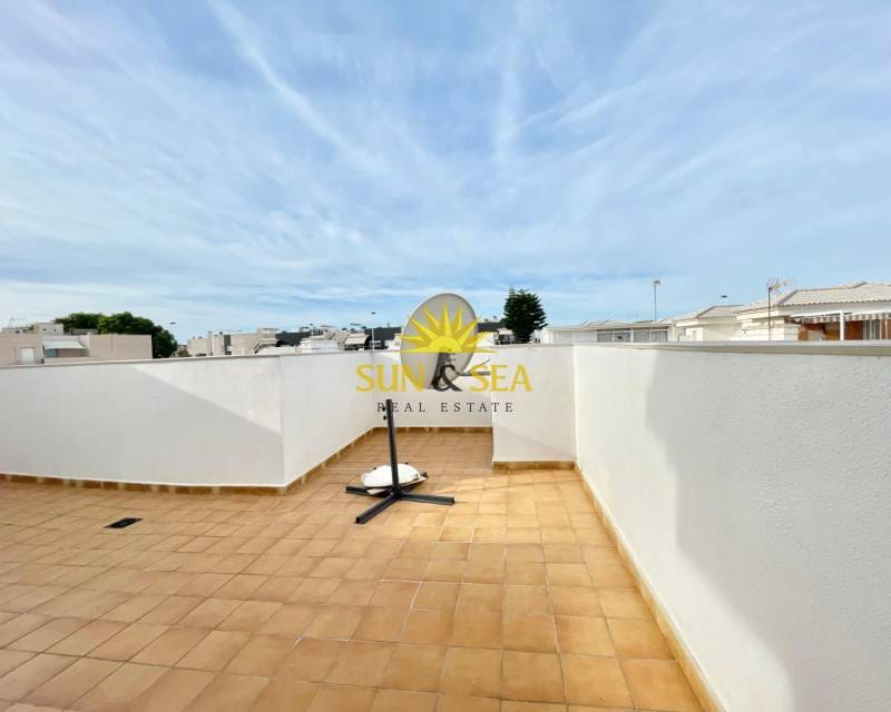 3 bedroom Villa for rent in La Siesta - € 1,350 (Ref: 9307256)