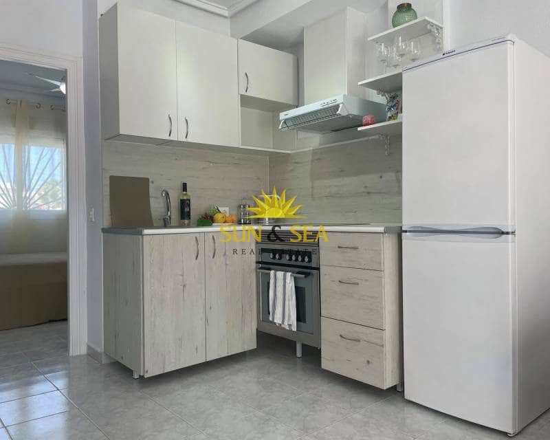 2 bedroom Apartment for rent in Ciudad Quesada with pool - € 800 (Ref: 9307258)