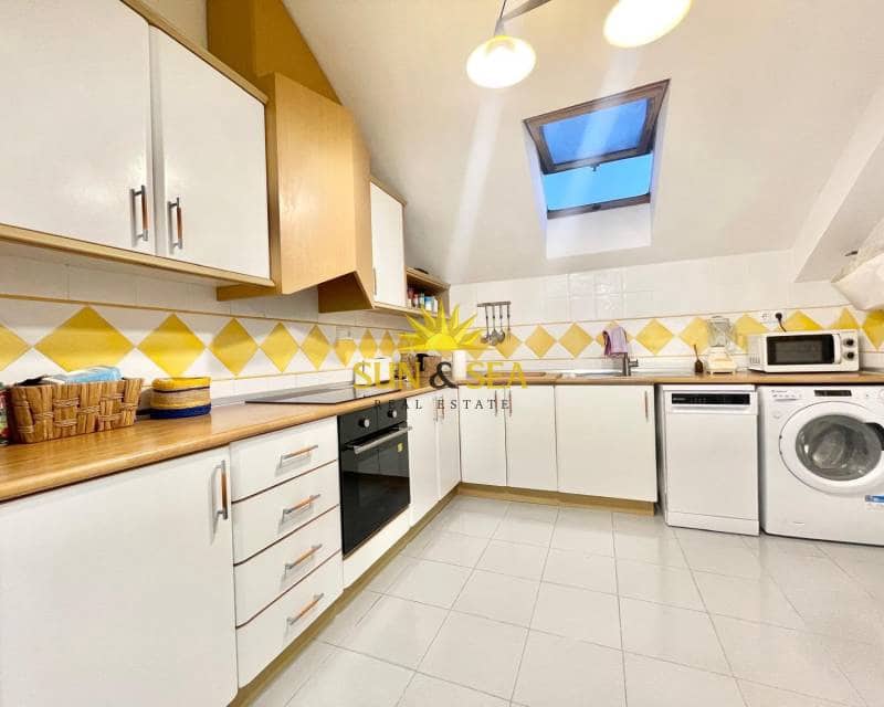 4 sypialnia Penthouse do wynajęcia w Dehesa de Campoamor z basenem garażem - 1 300 € (Ref: 9308055)