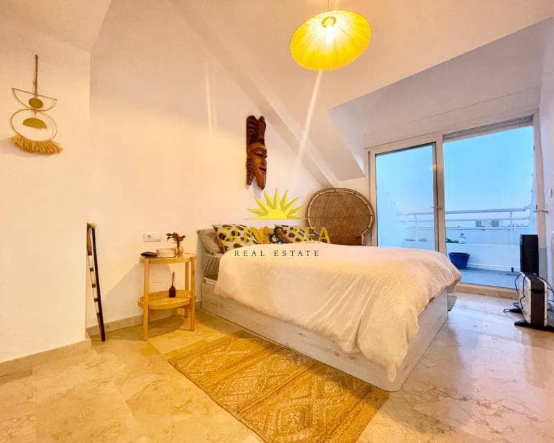 4 sypialnia Penthouse do wynajęcia w Dehesa de Campoamor z basenem garażem - 1 300 € (Ref: 9308055)