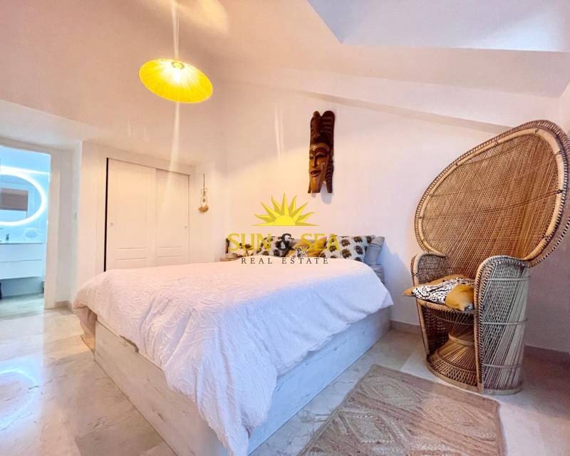 4 sypialnia Penthouse do wynajęcia w Dehesa de Campoamor z basenem garażem - 1 300 € (Ref: 9308055)