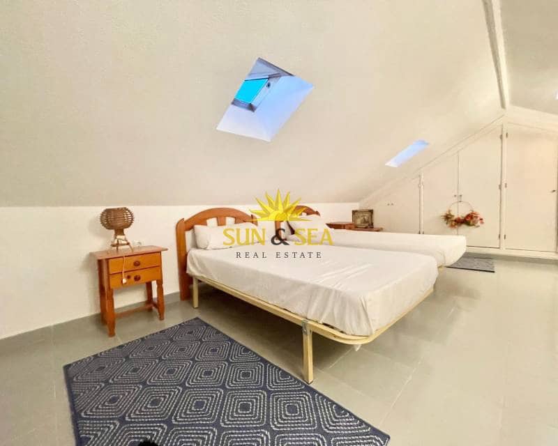 4 sypialnia Penthouse do wynajęcia w Dehesa de Campoamor z basenem garażem - 1 300 € (Ref: 9308055)