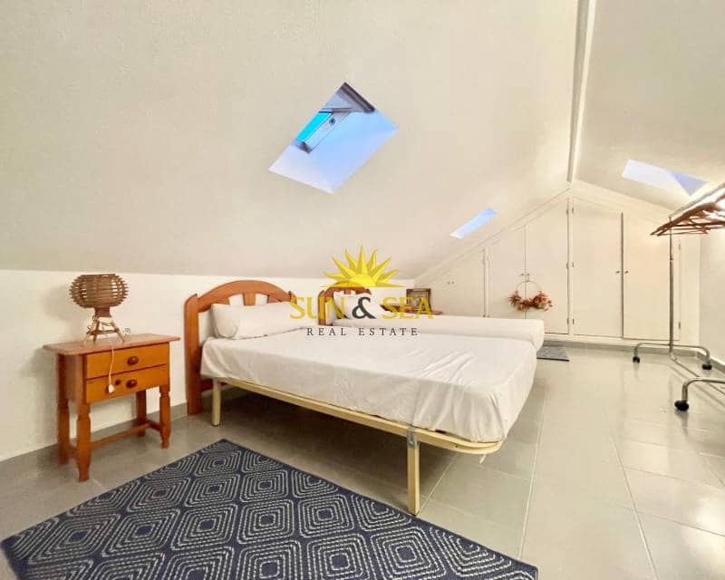 4 sypialnia Penthouse do wynajęcia w Dehesa de Campoamor z basenem garażem - 1 300 € (Ref: 9308055)