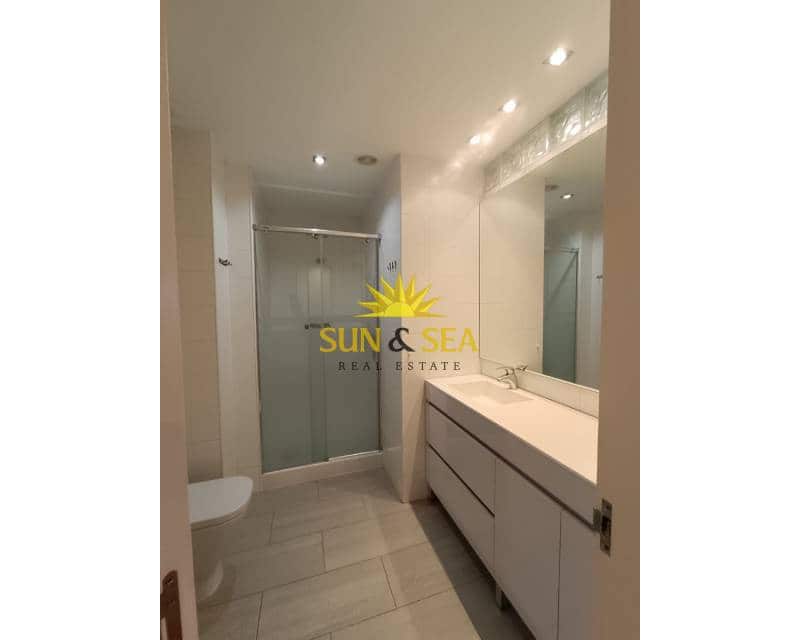 2 bedroom Apartment for rent in Elche / Elx with garage - € 1,200 (Ref: 9309367)