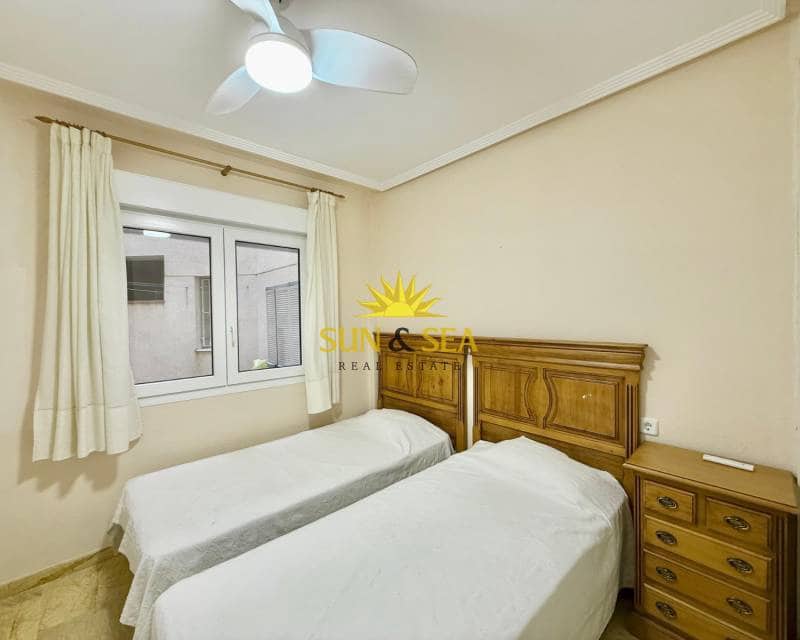 2 soveværelse Byhus til leje i Orihuela Costa med swimmingpool garage - € 1.000 (Ref: 9315231)