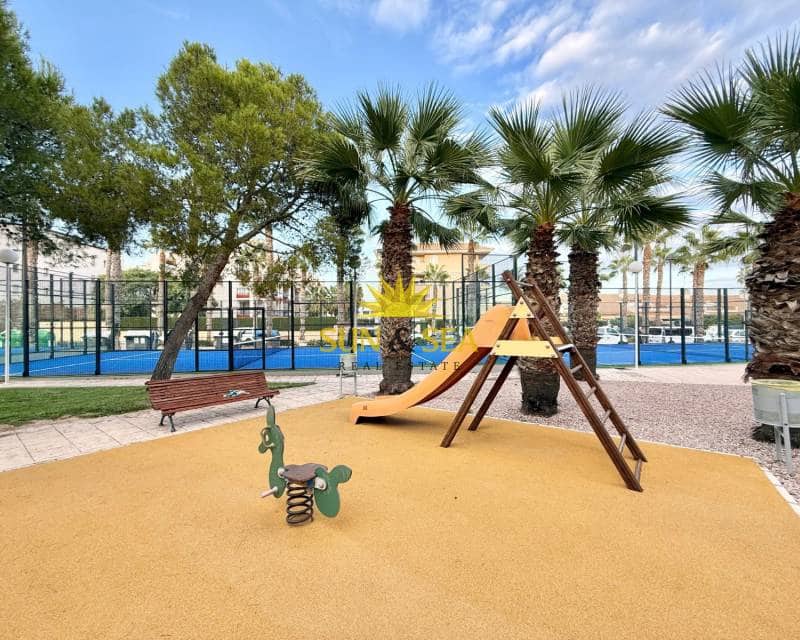 2 soveværelse Byhus til leje i Orihuela Costa med swimmingpool garage - € 1.000 (Ref: 9315231)
