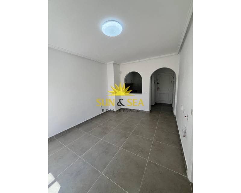 1 sypialnia Apartament do wynajęcia w Torrevieja z basenem - 900 € (Ref: 9319708)