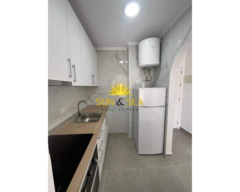 1 sypialnia Apartament do wynajęcia w Torrevieja z basenem - 900 € (Ref: 9319708)