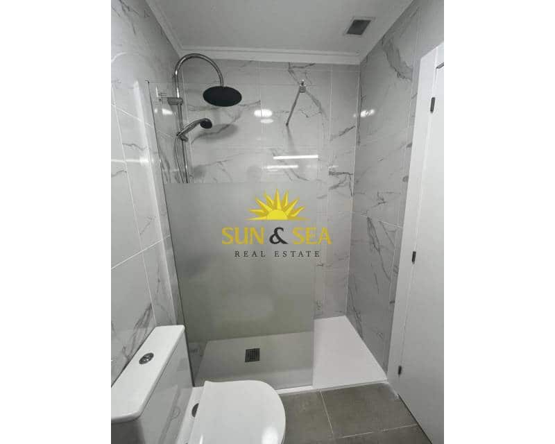 1 sypialnia Apartament do wynajęcia w Torrevieja z basenem - 900 € (Ref: 9319708)