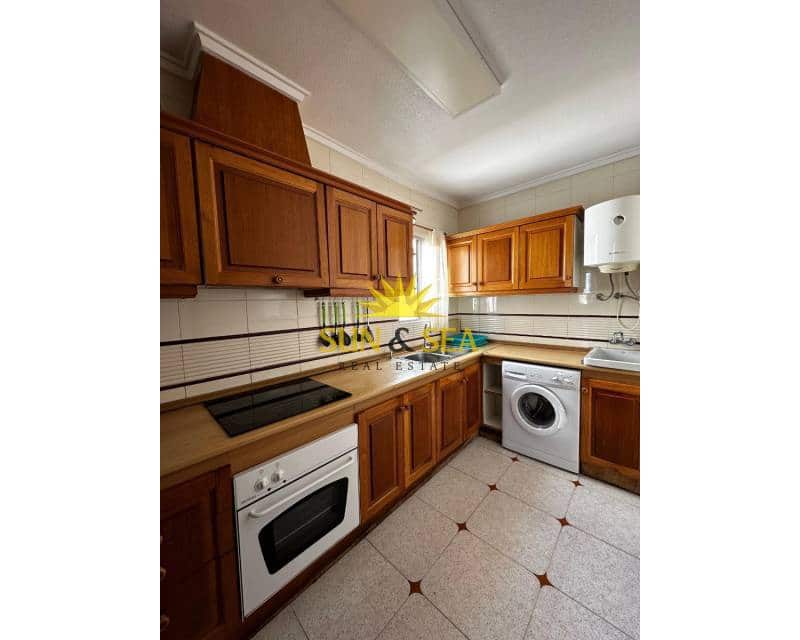 3 soverom Penthouse til leie i Torrevieja - € 750 (Ref: 9328637)