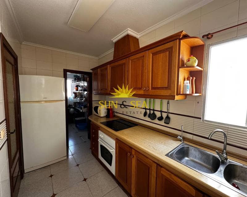 3 soverom Penthouse til leie i Torrevieja - € 750 (Ref: 9328637)
