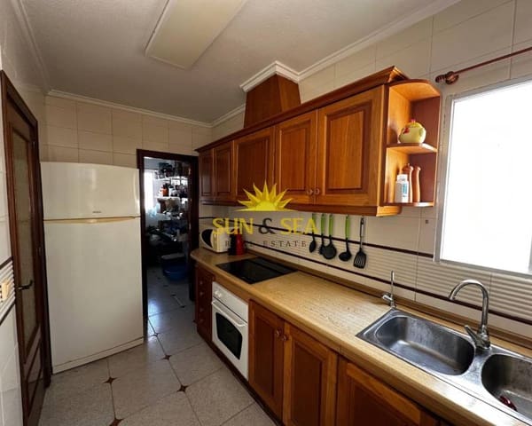 3 soveværelse Penthouse til leje i Playa de los Locos, Torrevieja - € 750 (Ref: 9328637)