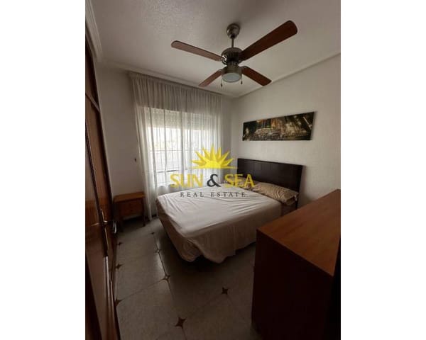 3 soveværelse Penthouse til leje i Playa de los Locos, Torrevieja - € 750 (Ref: 9328637)