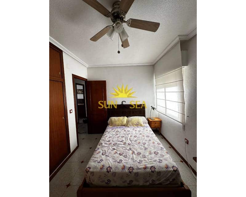 3 soverom Penthouse til leie i Torrevieja - € 750 (Ref: 9328637)