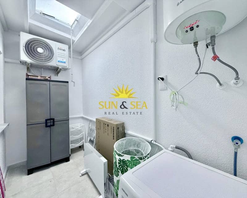 3 soveværelse Lejlighed til leje i Torrevieja - € 1.300 (Ref: 9329577)