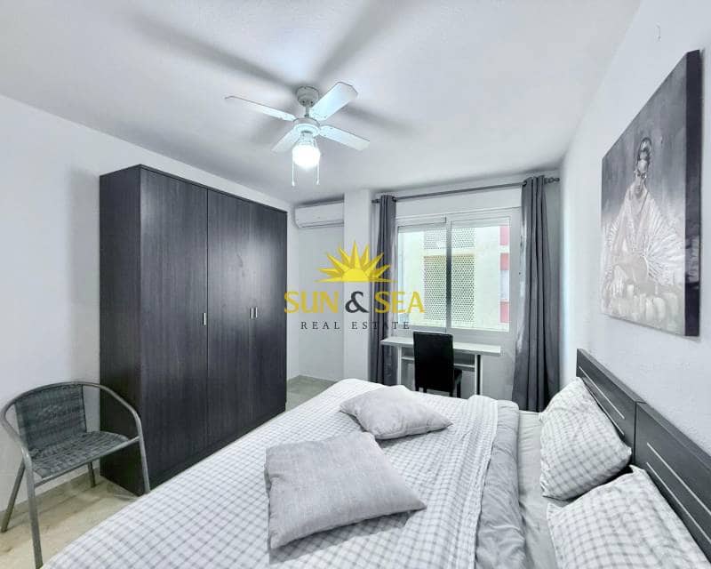 3 soveværelse Lejlighed til leje i Torrevieja - € 1.300 (Ref: 9329577)