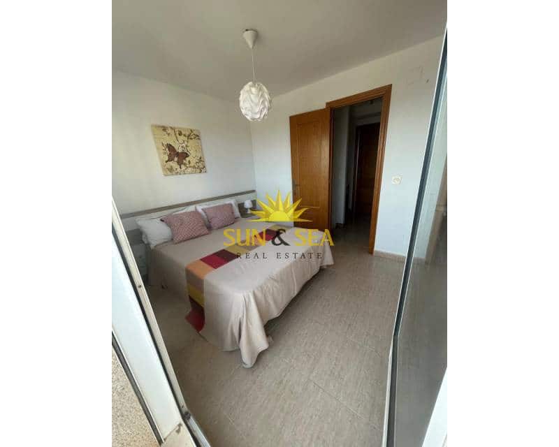 2 sovrum Lägenhet att hyra i La Manga del Mar Menor med pool - 800 € (Ref: 9329867)