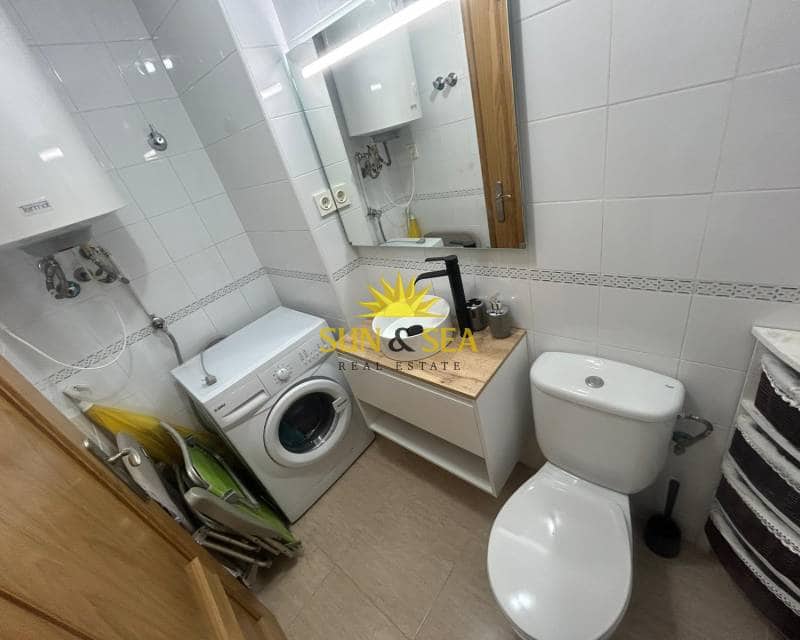 2 sovrum Lägenhet att hyra i La Manga del Mar Menor med pool - 800 € (Ref: 9329867)