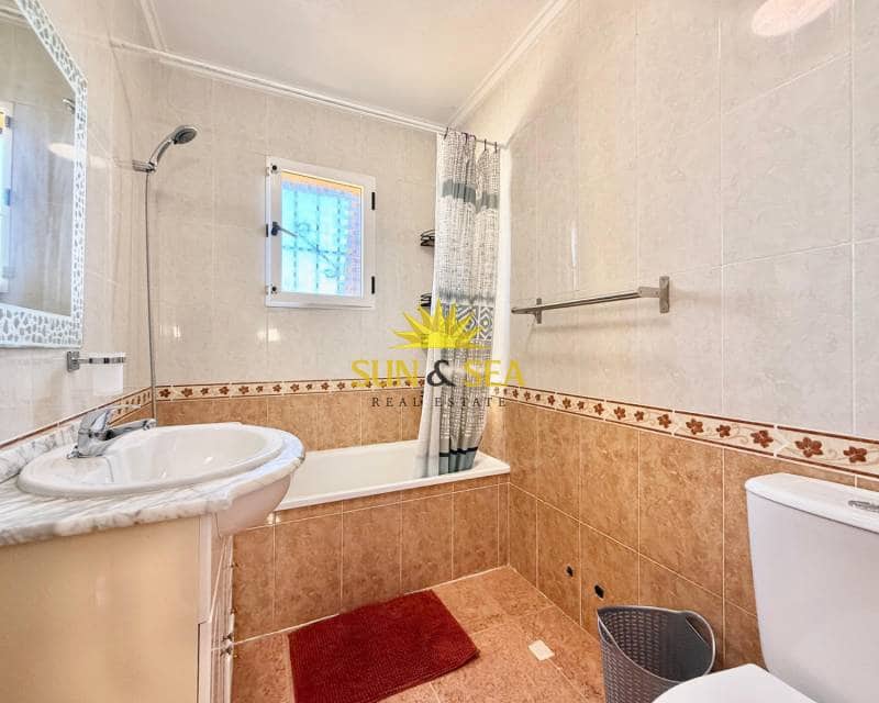 4 quarto Moradia para arrendar em Orihuela Costa com piscina garagem - 1 900 € (Ref: 9329870)