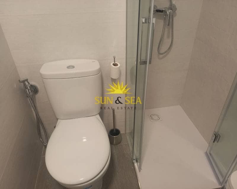 2 soverom Leilighet til leie i Alicante by - € 950 (Ref: 9329919)