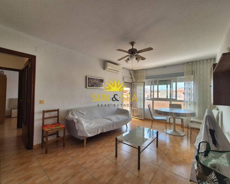 Ático de 2 habitaciones en Torrevieja en venta - 140.000 € (Ref: 9331044)