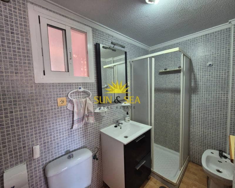 Ático de 2 habitaciones en Torrevieja en venta - 140.000 € (Ref: 9331044)