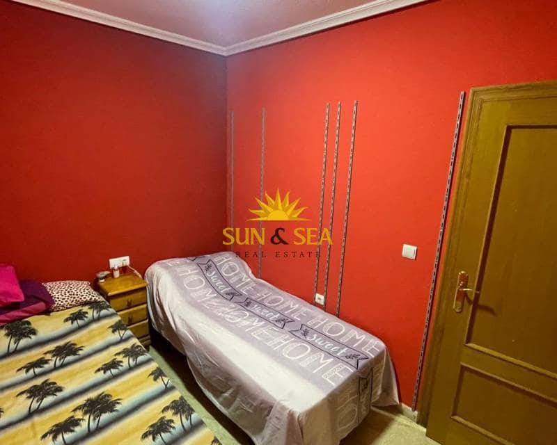 Apartamento de 2 habitaciones en Torrevieja en venta - 130.000 € (Ref: 9331045)