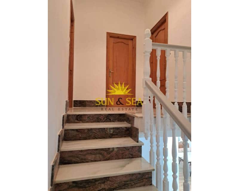 5 sovrum Villa till salu i Orihuela med pool garage - 375 000 € (Ref: 9331046)