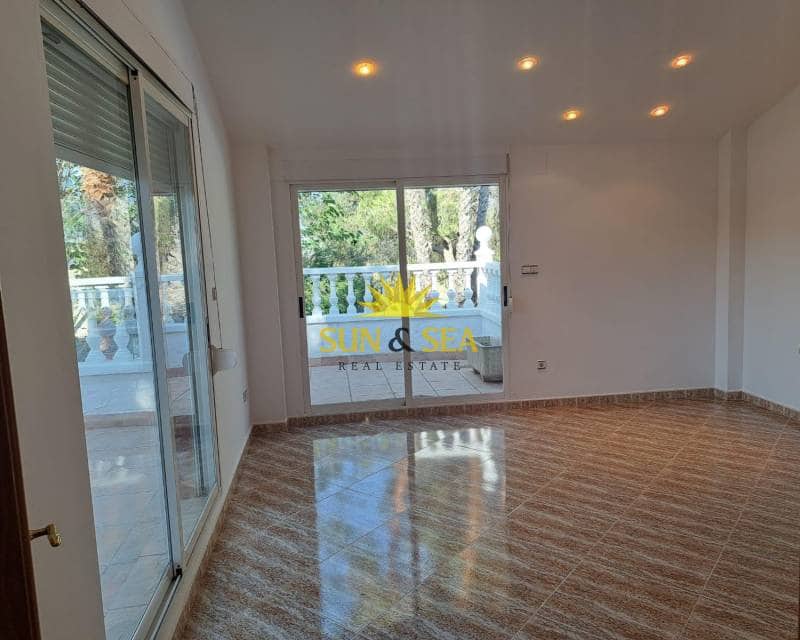 5 sovrum Villa till salu i Orihuela med pool garage - 375 000 € (Ref: 9331046)