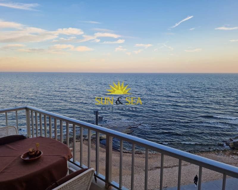 3 chambre Appartement à vendre à Torrevieja avec garage - 320 000 € (Ref: 9331325)