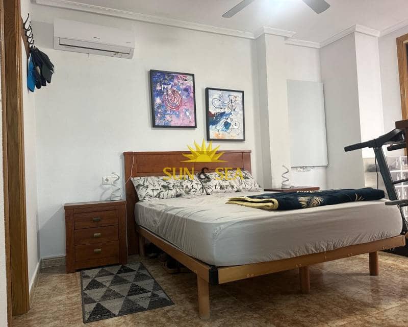 3 soverom Penthouse til salgs i Torrevieja med garasje - € 180 000 (Ref: 9331327)