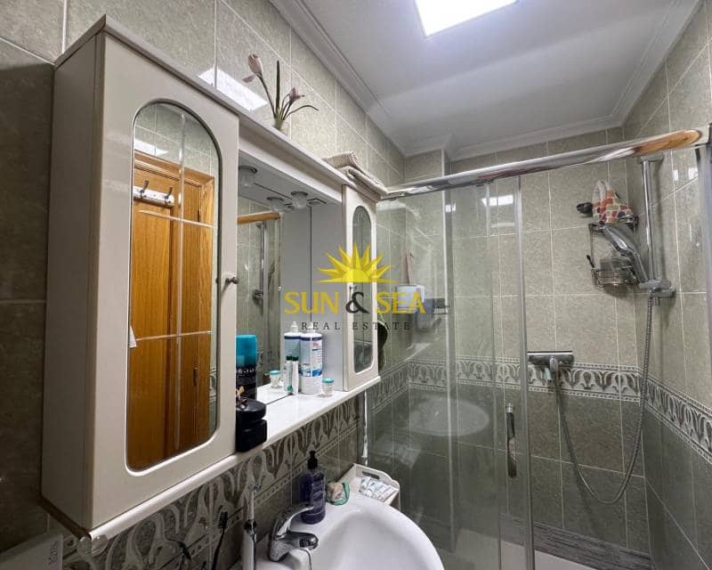 3 soverom Penthouse til salgs i Torrevieja med garasje - € 180 000 (Ref: 9331327)