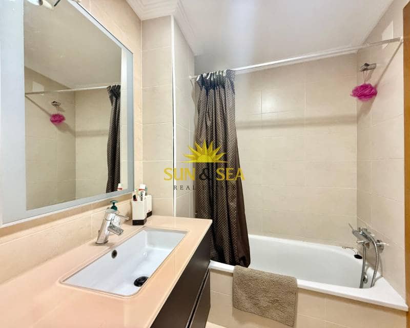 3 sovrum Lägenhet att hyra i Torrevieja med garage - 1 300 € (Ref: 9331768)