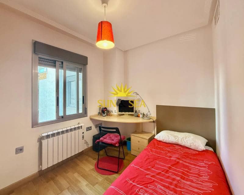 3 sovrum Lägenhet att hyra i Torrevieja med garage - 1 300 € (Ref: 9331768)