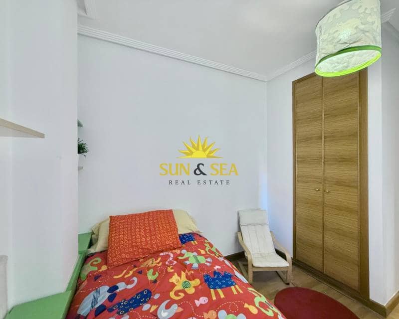 3 sovrum Lägenhet att hyra i Torrevieja med garage - 1 300 € (Ref: 9331768)