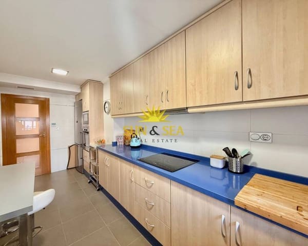 3 soveværelse Lejlighed til leje i Centro - Muelle Pesquero, Torrevieja med garage - € 1.300 (Ref: 9331768)