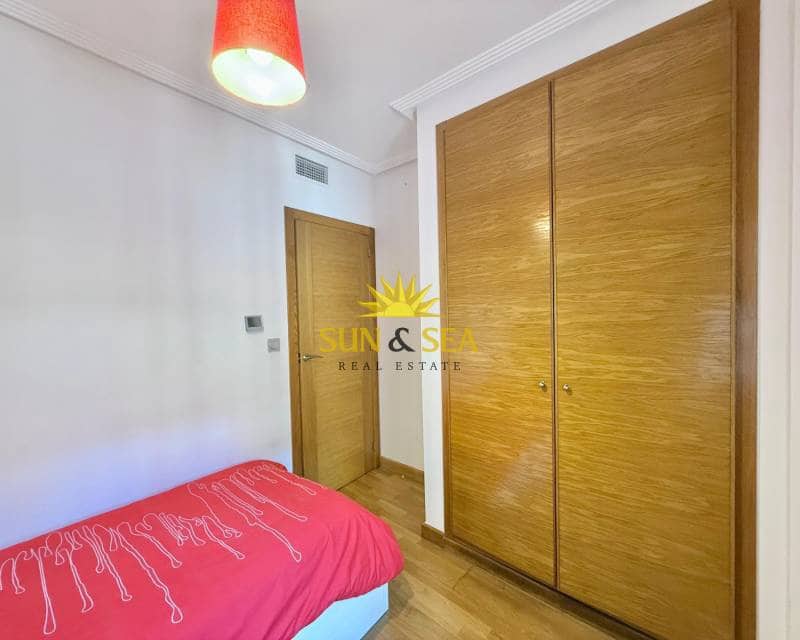 3 sovrum Lägenhet att hyra i Torrevieja med garage - 1 300 € (Ref: 9331768)